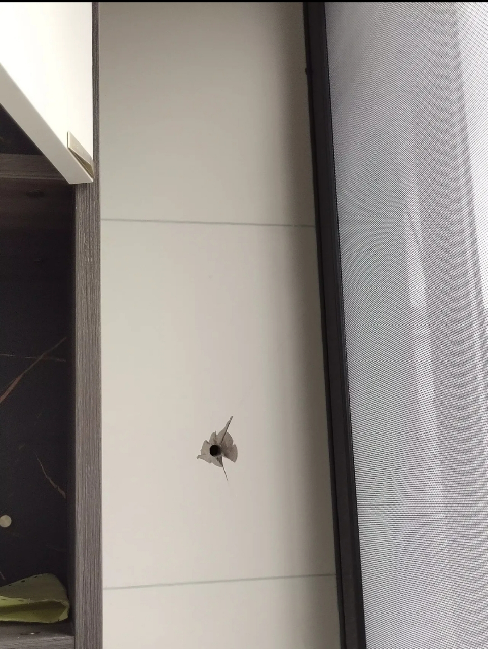 墙砖上的孔洞用啥装饰最好(墙砖上有洞用什么修补比较漂亮) 墙砖上的孔洞用啥装饰最好(墙砖上有洞用什么修补比较漂亮)